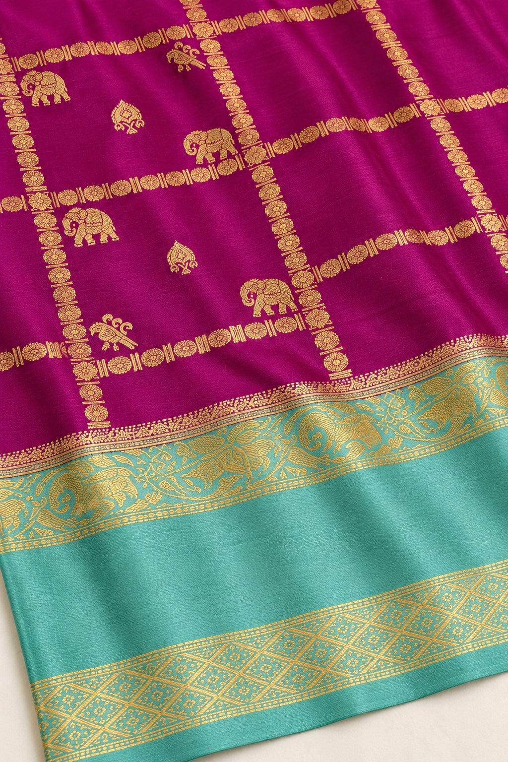 Magenta Checked Saree with Turquoise Elephant Border – border and motif detail