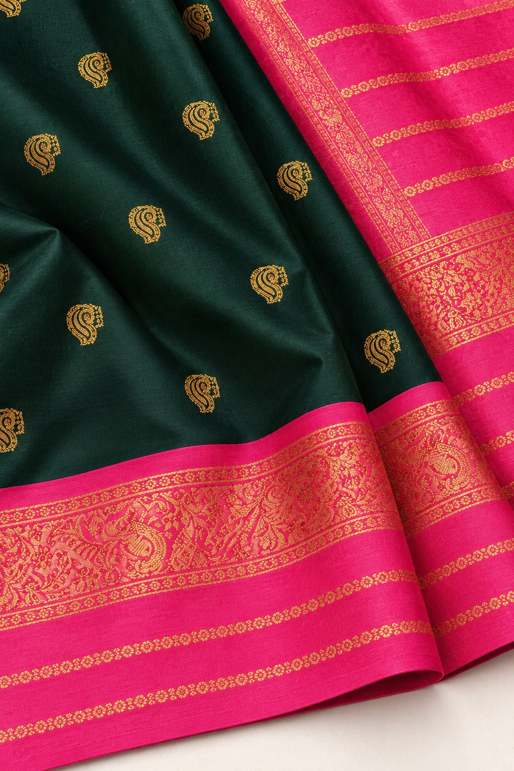 Bottle Green Paisley Saree with Hot Pink Border – border and motif detail