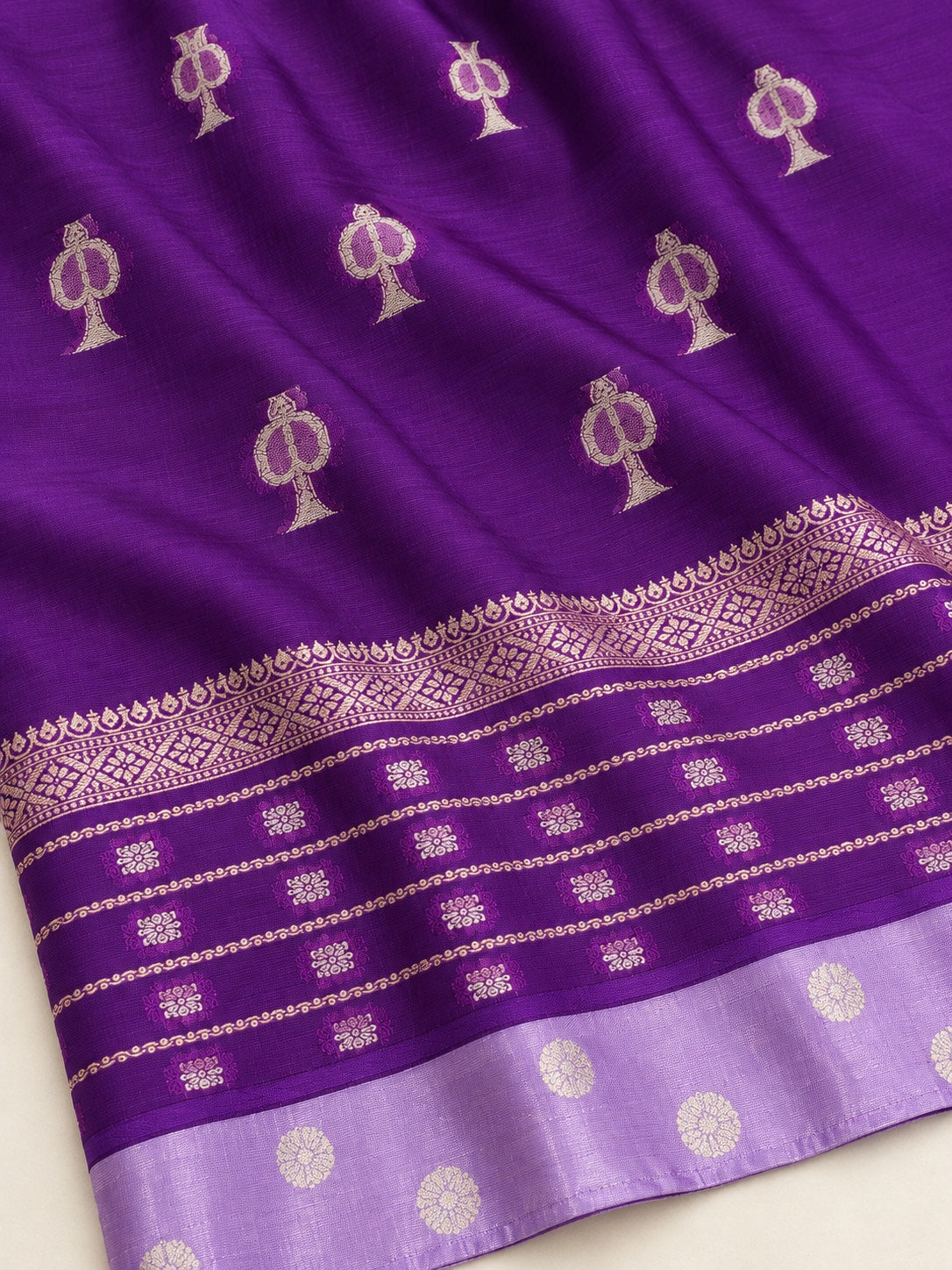 Royal Purple Saree with Silver Zari Motifs – border and motif detail